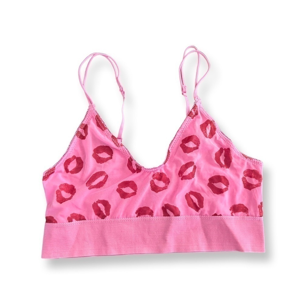 3 for $22🔥NWOT Urban Outfitters Out from Under pink bralette red lips size M - Picture 1 of 6